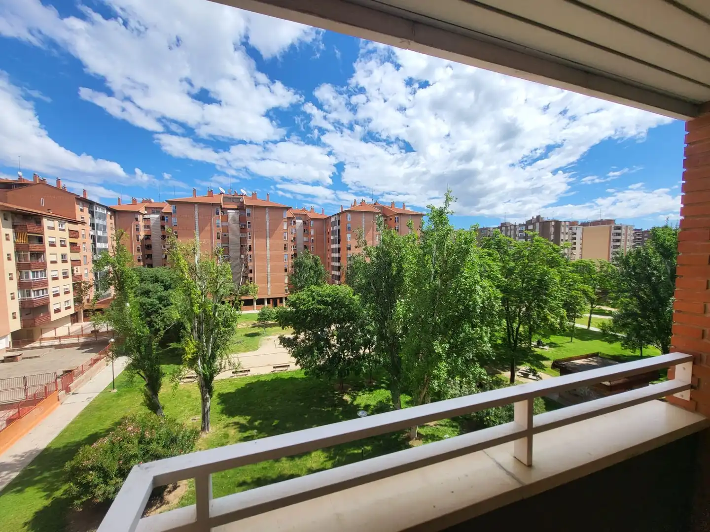 Exterior view of Flat for sale in Zaragoza  with Heating, Terrace and Storage room