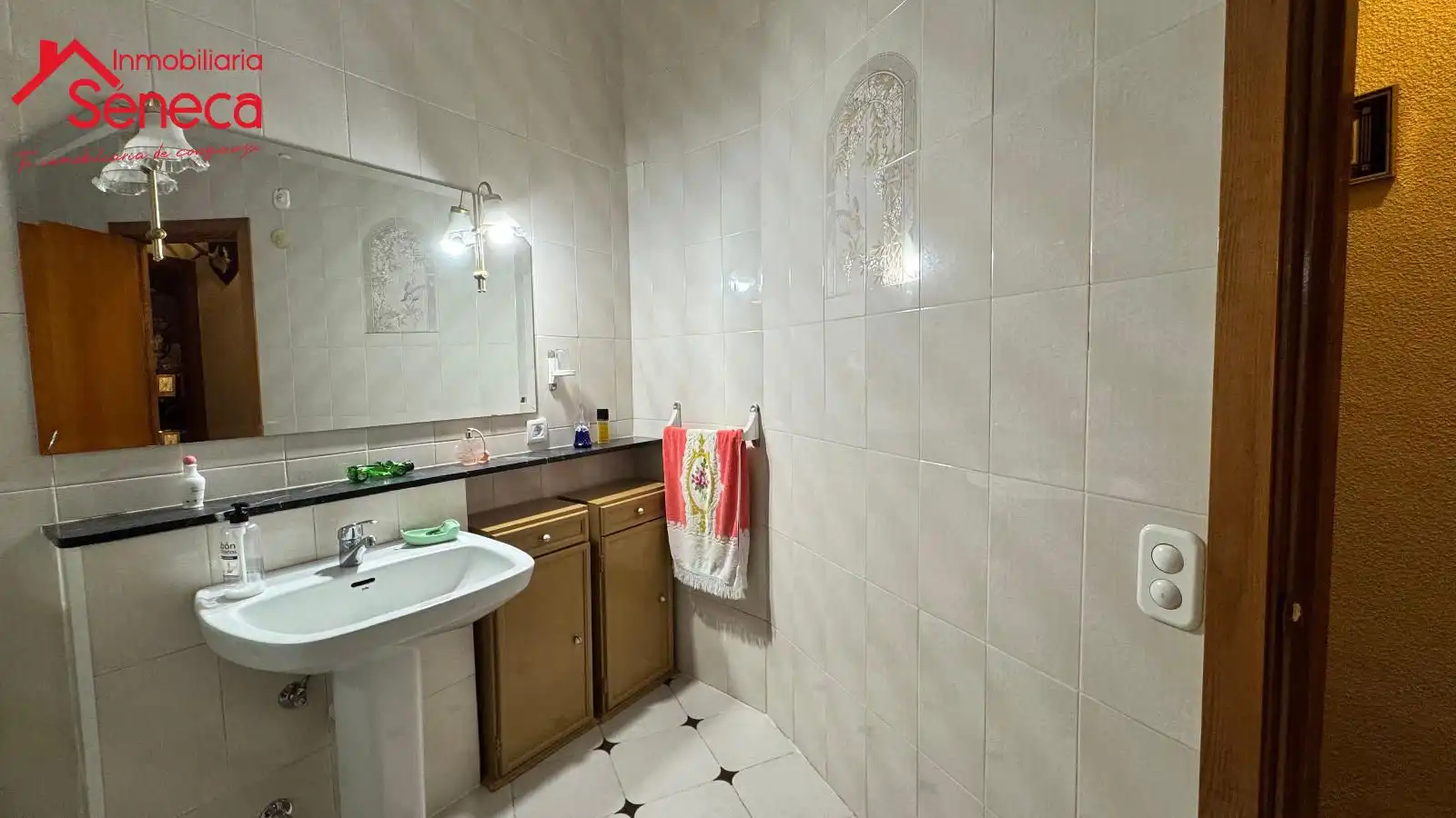 Bathroom of Houses for sale in Córdoba  with Air Conditioner, Heating and Storage room