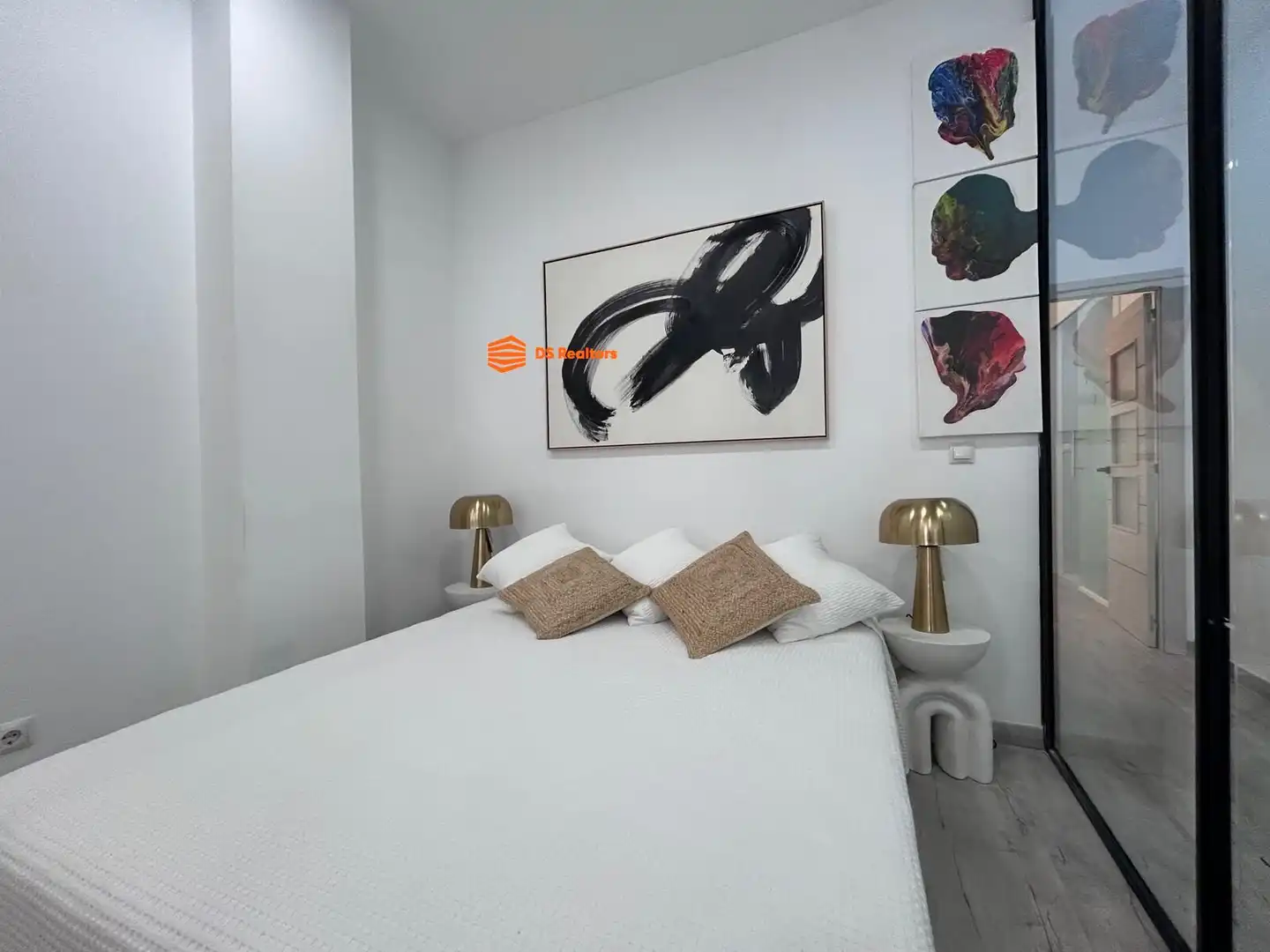 Ground floor with lift for sale in Calle ARTISTAS, imagen 17