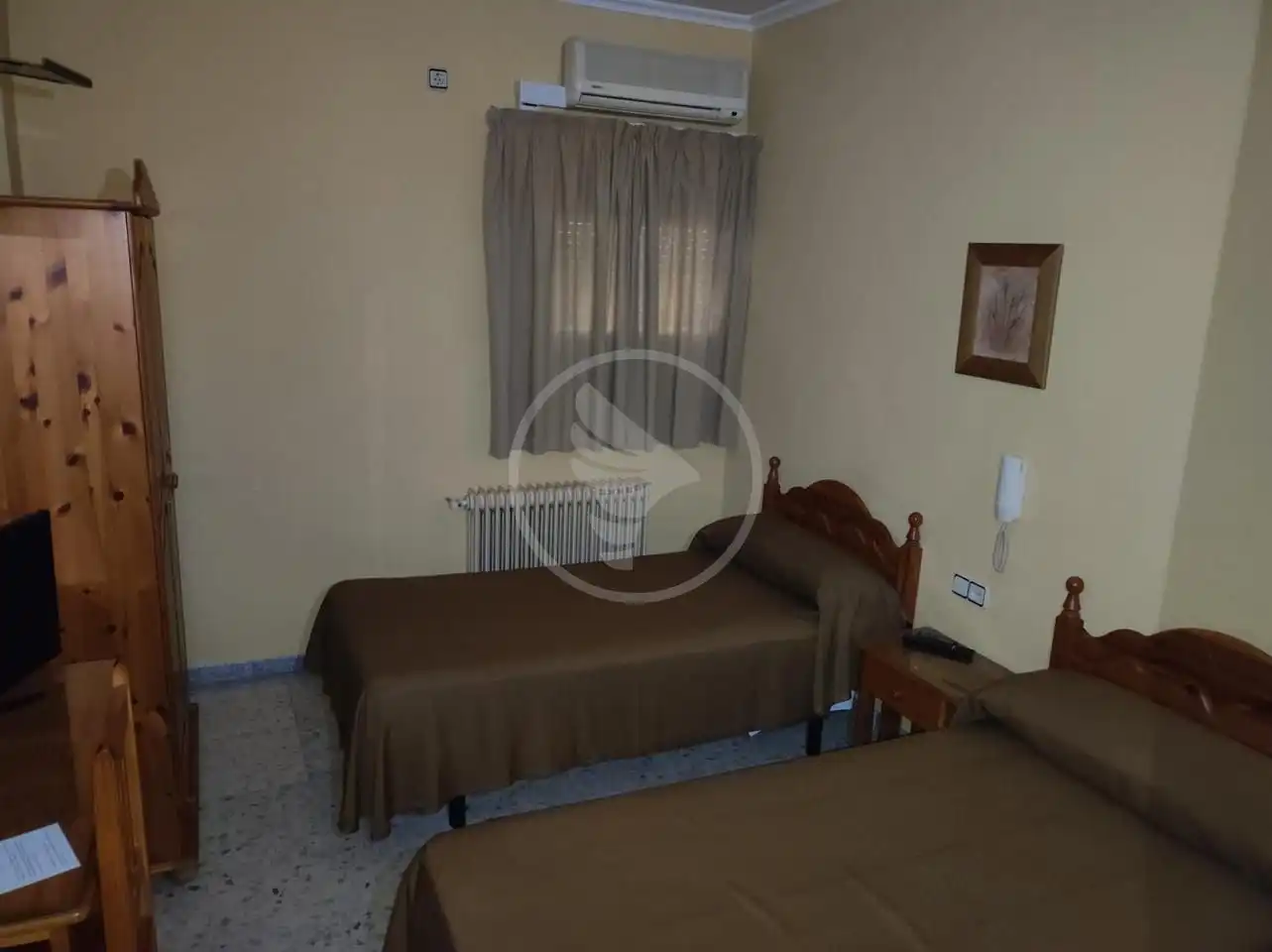 Habitación de Local en venta en Linares con Aire acondicionado