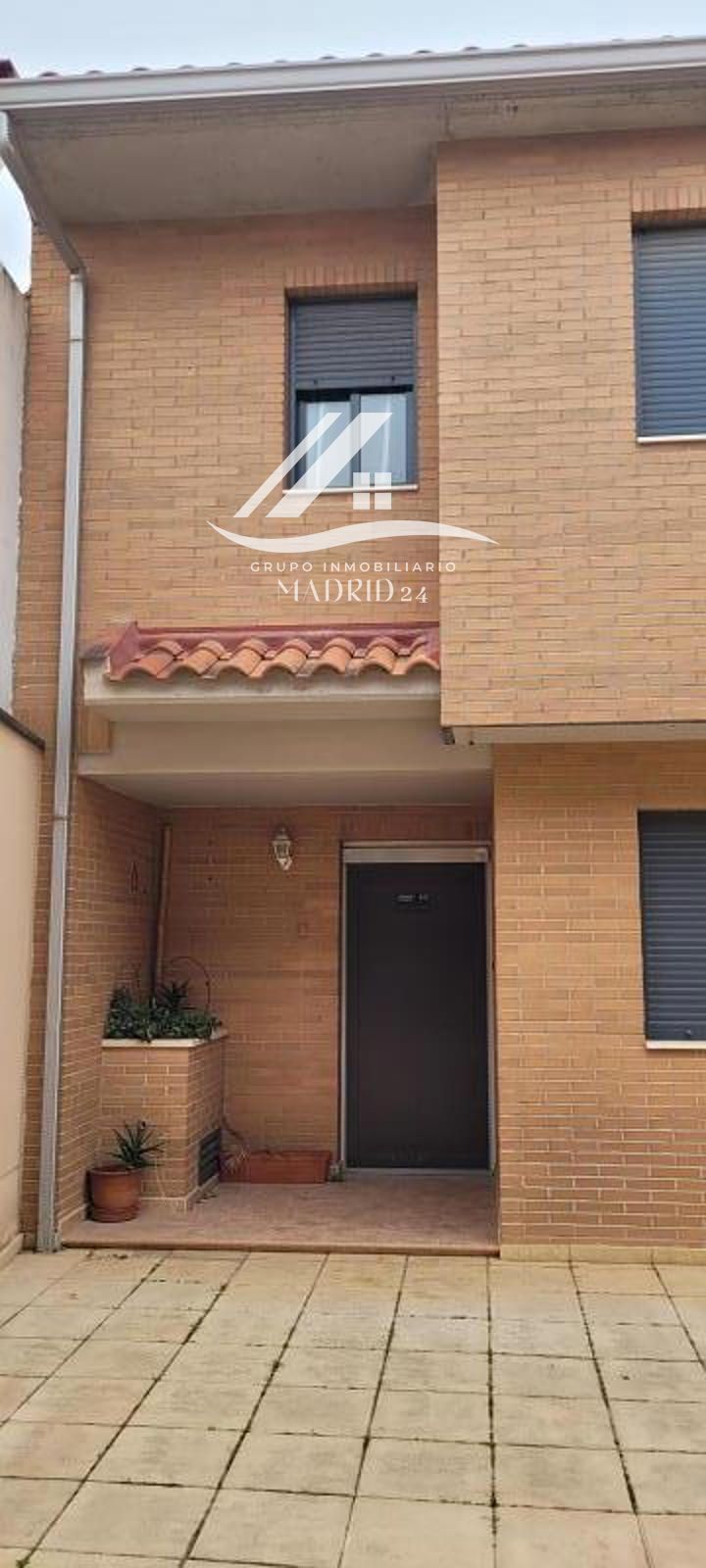 Exterior view of Single-family semi-detached for sale in Fuentes de Ebro