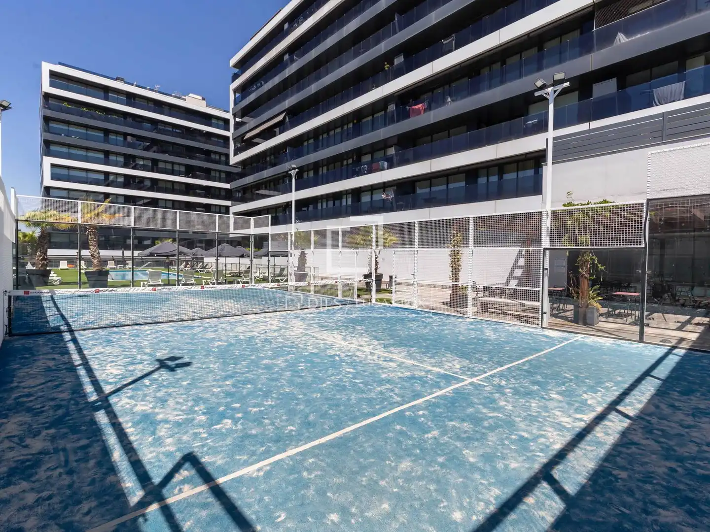 Piscina de Pis en venda en Sant Just Desvern amb Aire condicionat, Terrassa i Piscina