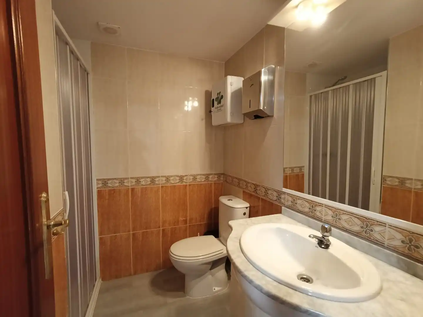 Bany de Apartament en venda en Huelva amb Moblat