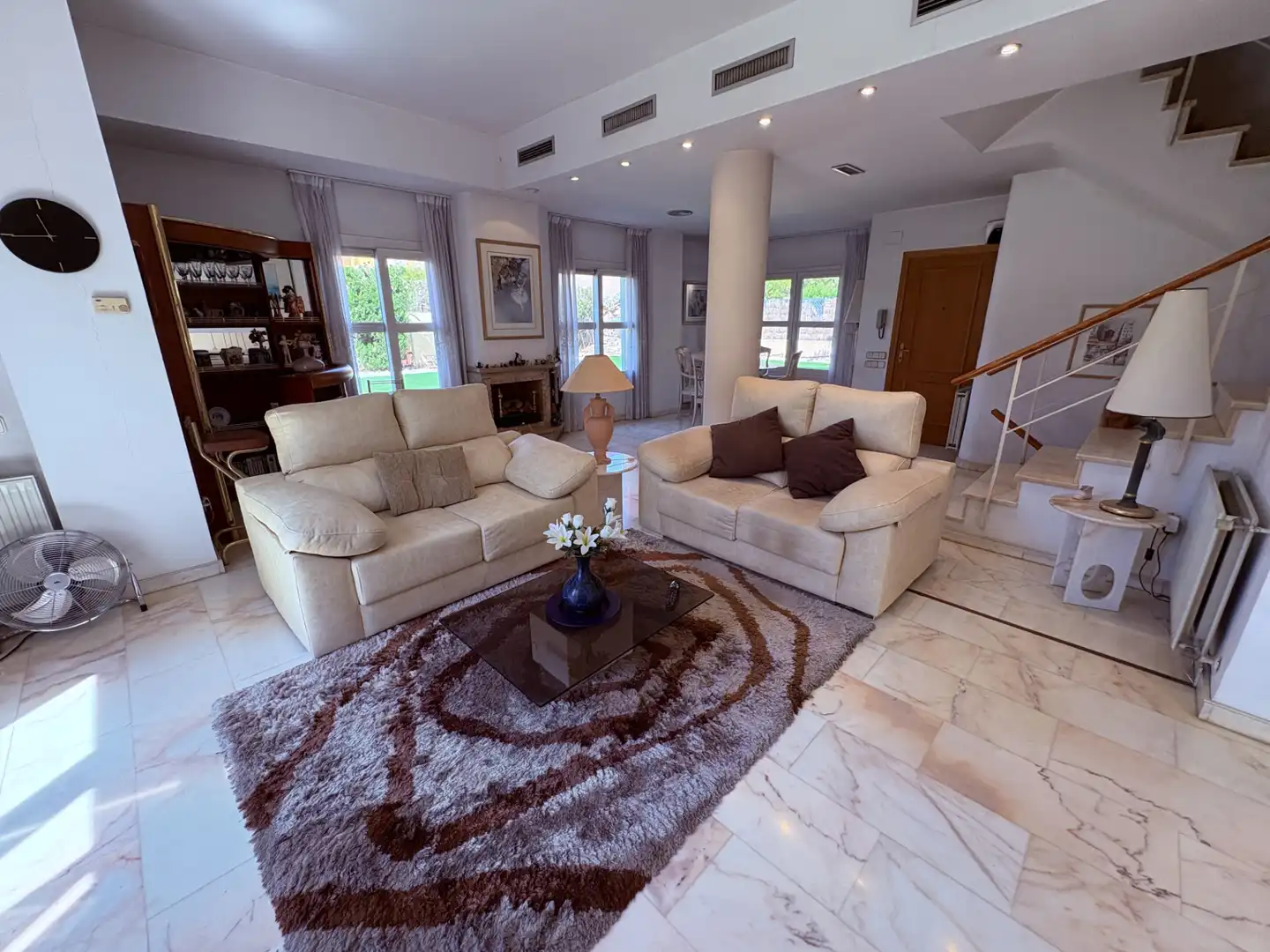 Sala de estar de Casa adosada en venta en Rocafort con Aire acondicionado, Calefacción y Jardín privado