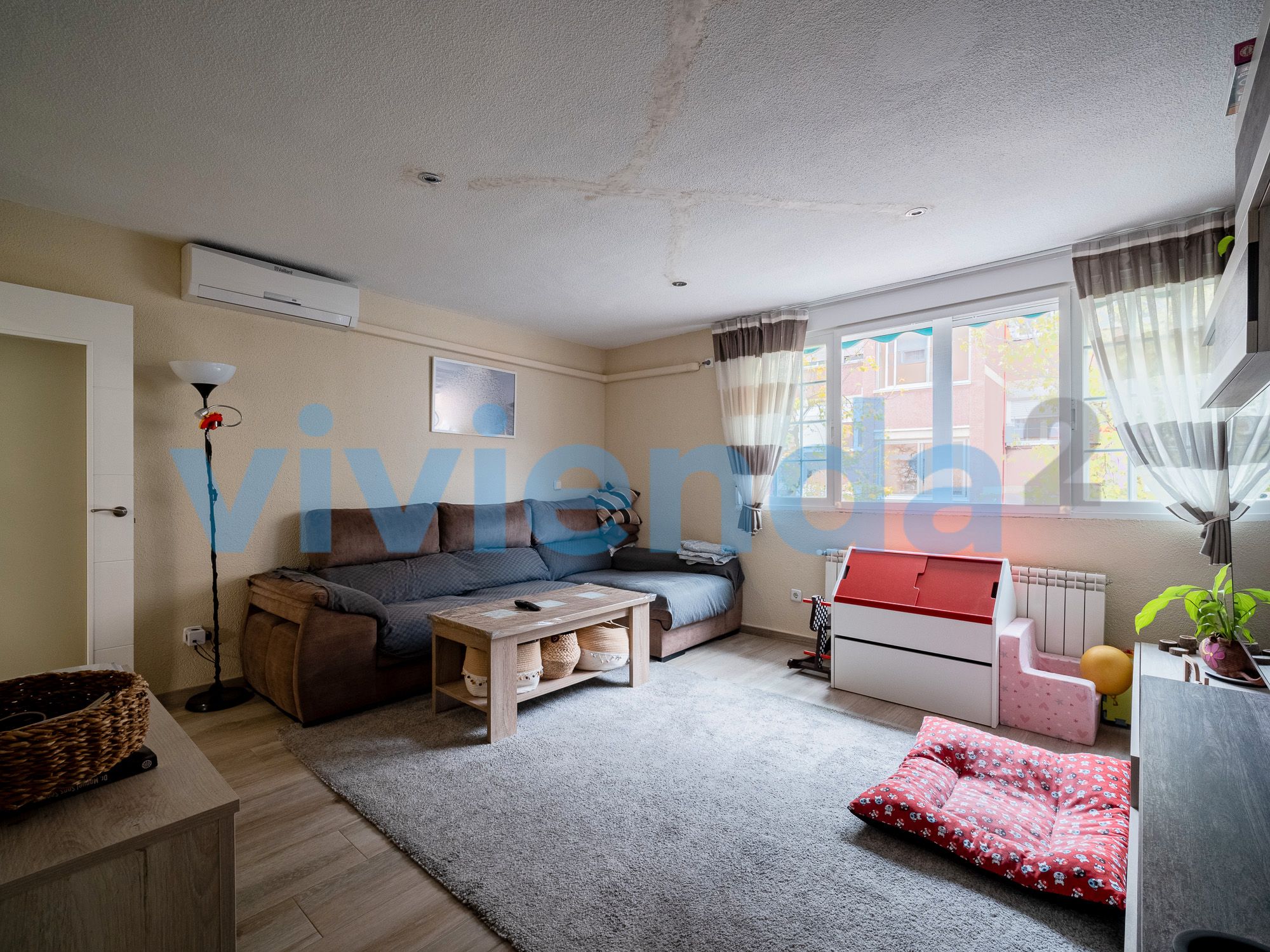 Sala d'estar de Pis en venda en  Madrid Capital amb Aire condicionat i Calefacció