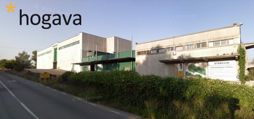 Außenansicht von Fabrikhallen zum verkauf in Abrera