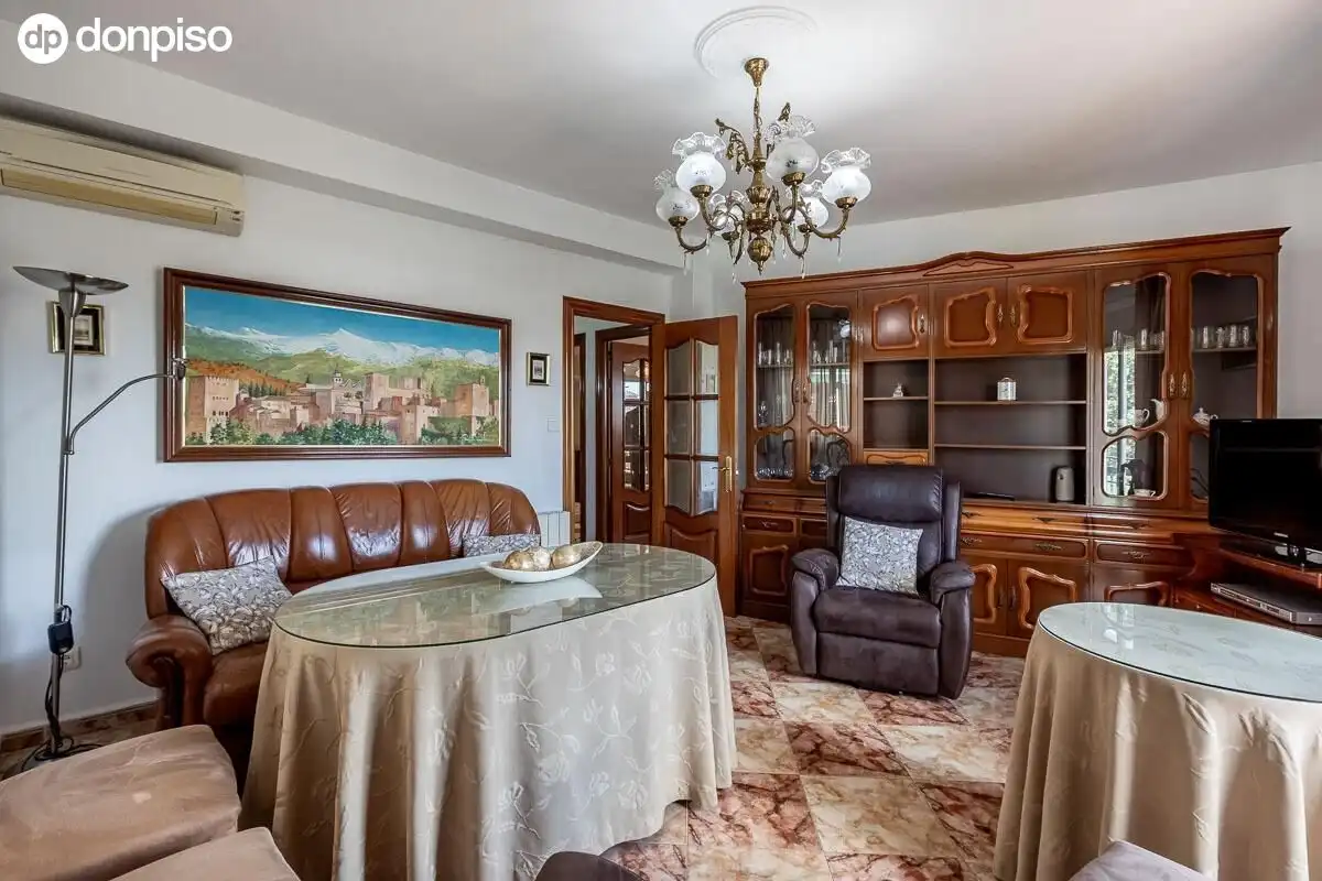 Wohnzimmer von Wohnung zum Verkauf in Granada mit Klimaanlage, Heizung und Terrasse