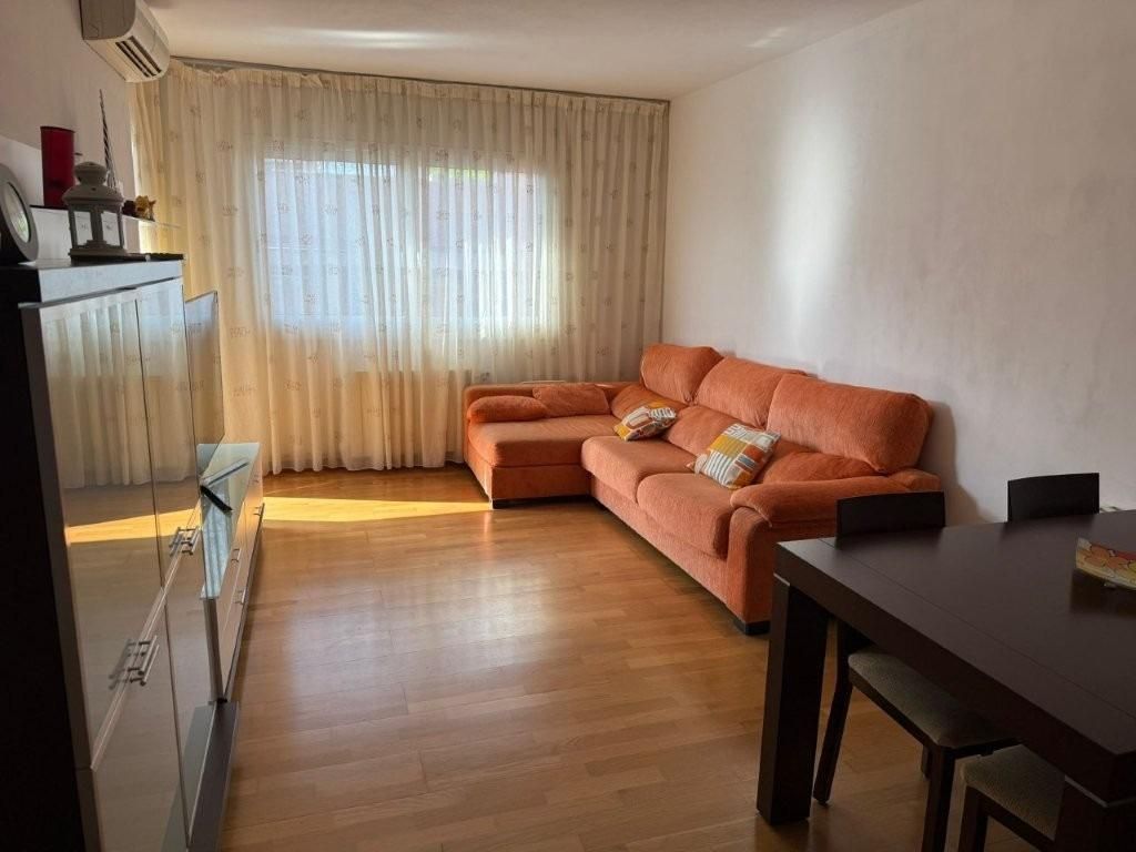 Living room of Flat for sale in Pineda de Mar  with Air Conditioner, Heating and Parquet flooring