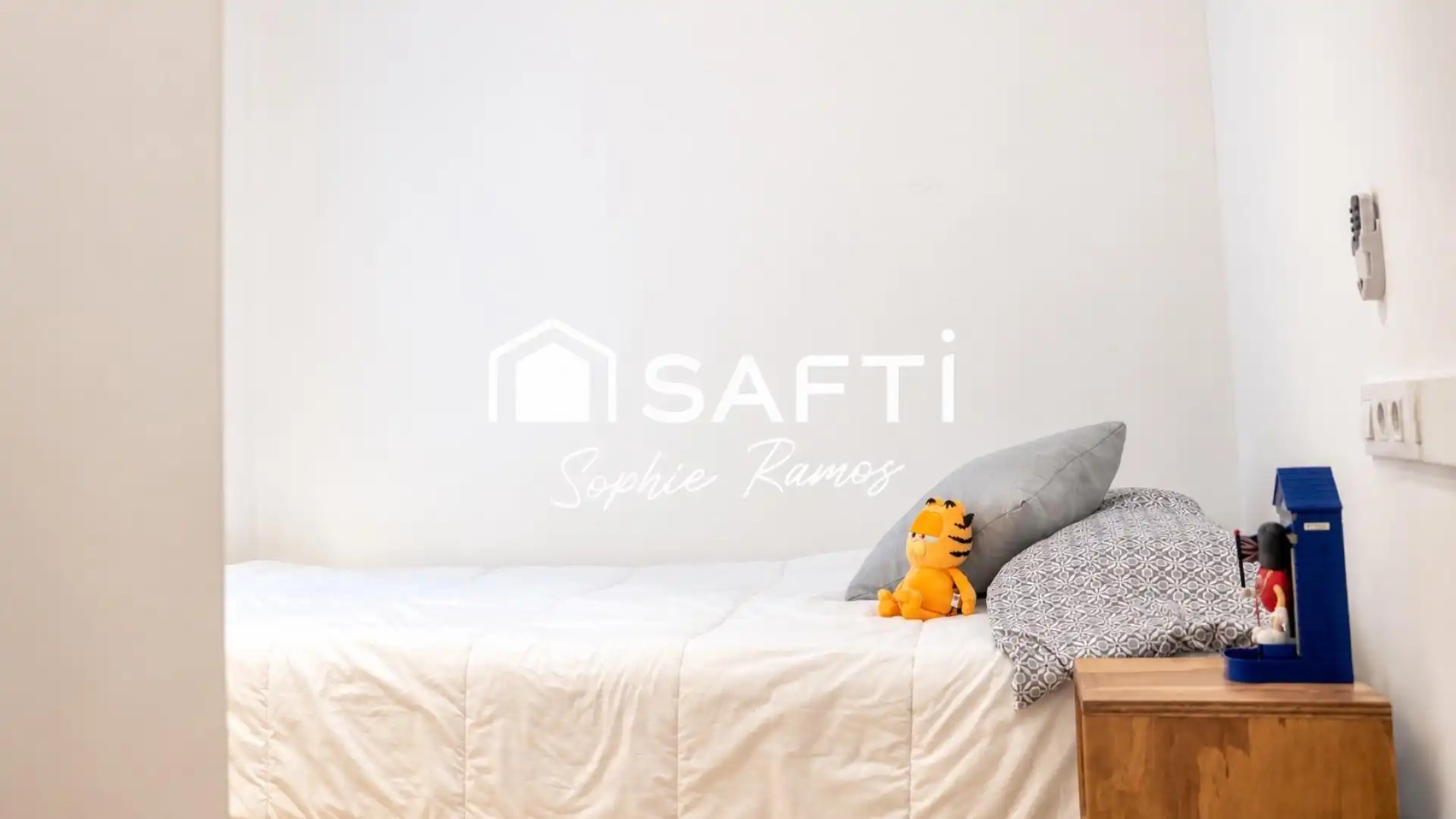 Bedroom of Flat for sale in Sant Martí