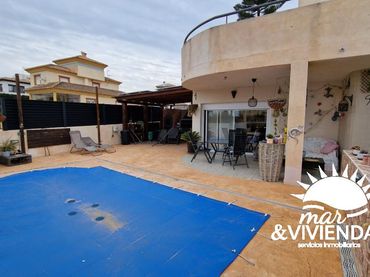 Chalet con balcón en venta en Vera Ciudad