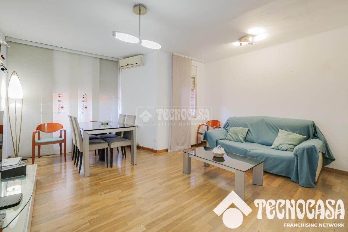 Living room of Flat for sale in  Barcelona Capital  with Air Conditioner and Heating