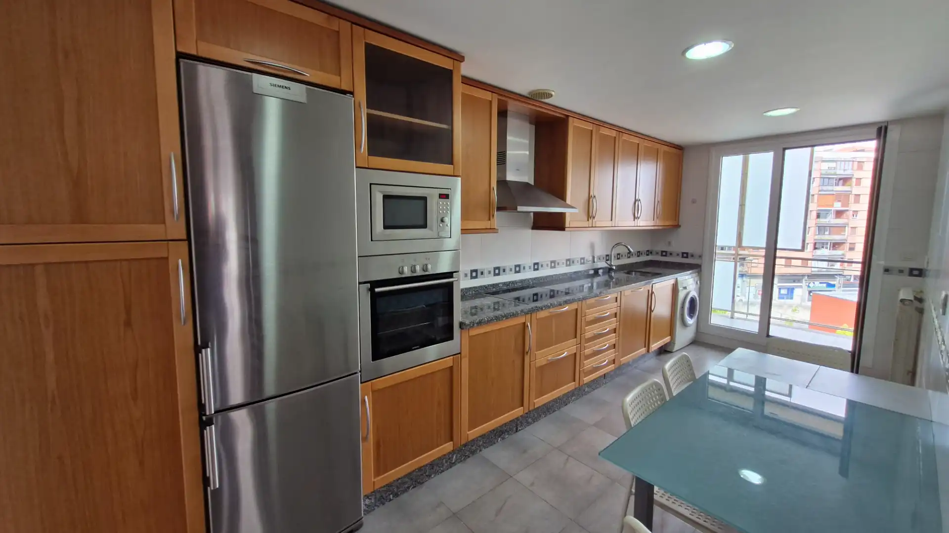 Flat with terrace to rent in Ibaiondo, imagen 3