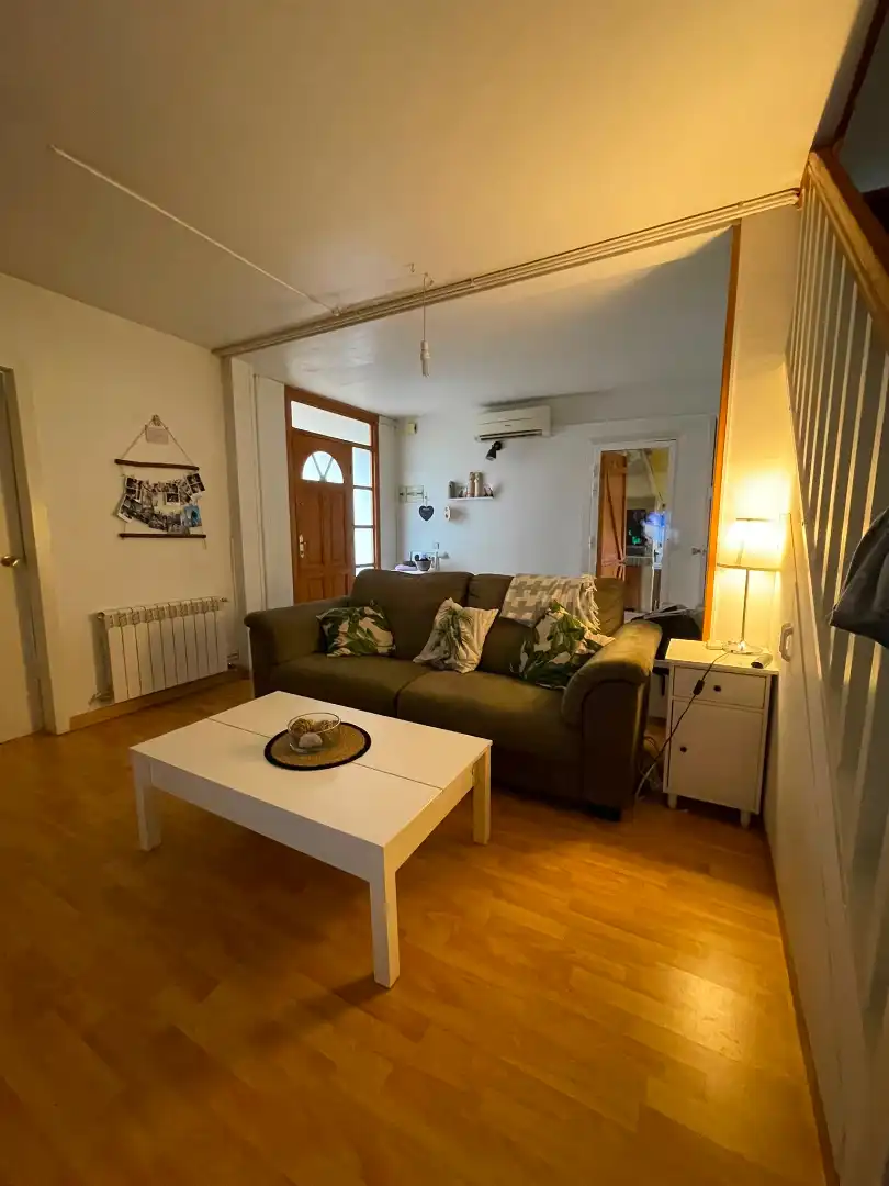 Sala d'estar de Casa adosada en venda en Els Pallaresos amb Aire condicionat, Calefacció i Jardí privat