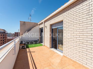 Penthouse with balcony for sale in Sur