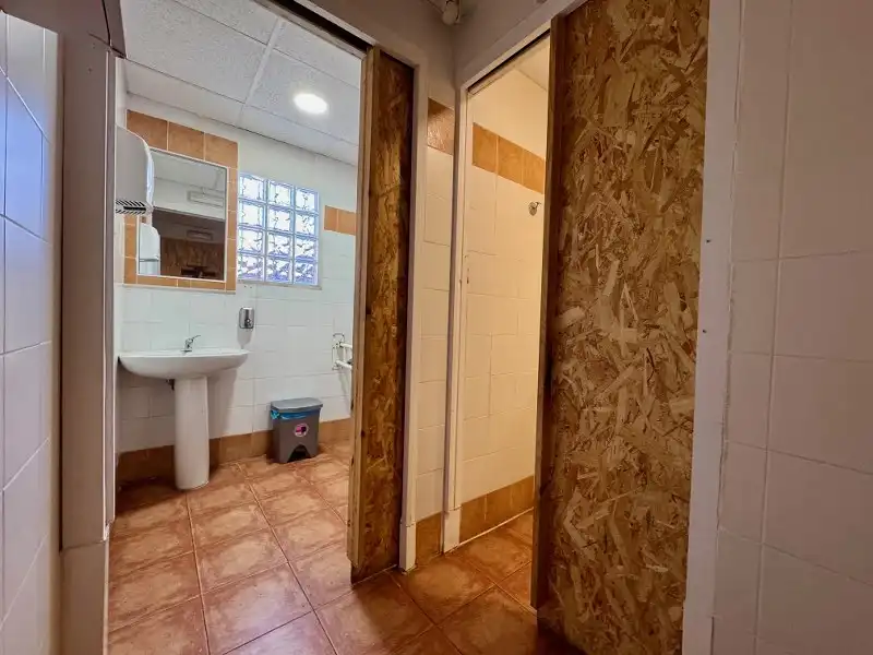 Badezimmer von Geschaftsraum zum Verkauf in Cullera mit Terrasse, Möbliert und Alarm