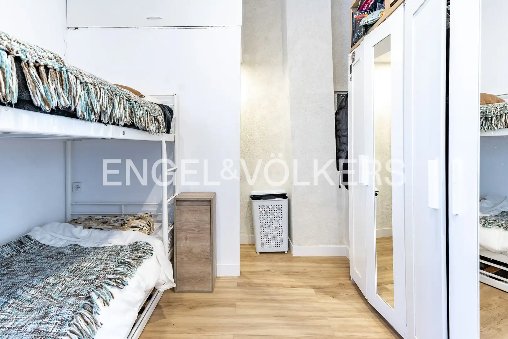 Habitación de Casa adosada en venta en Mataró con Aire acondicionado, Calefacción y Amueblado