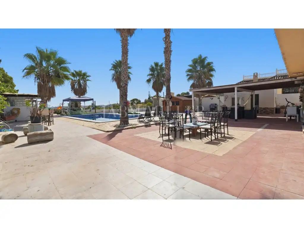 Swimming pool of Houses for sale in La Huerta  