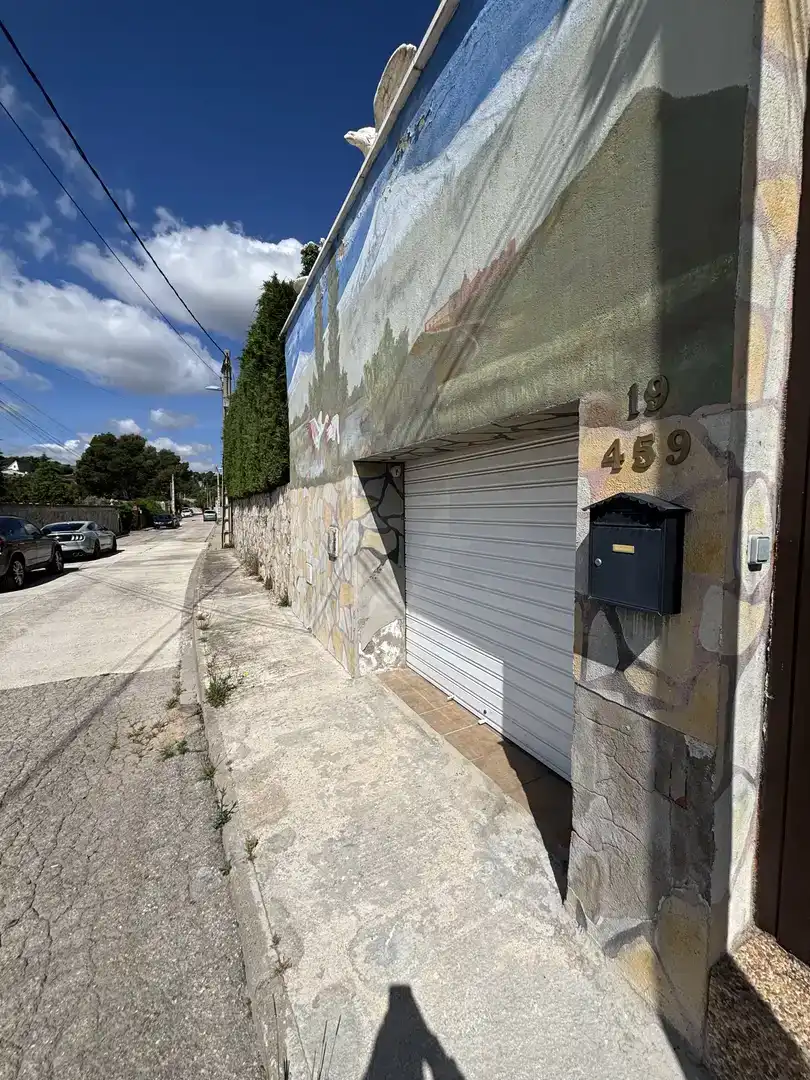 Vista exterior de Casa o xalet en venda en Mediona amb Aire condicionat, Piscina i Balcó