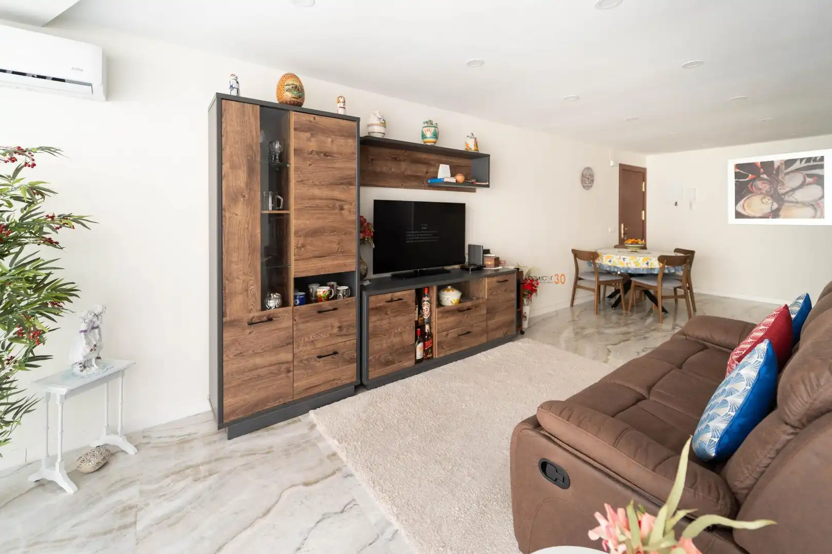 Sala de estar de Piso en venta en Benidorm con Aire acondicionado, Terraza y Amueblado