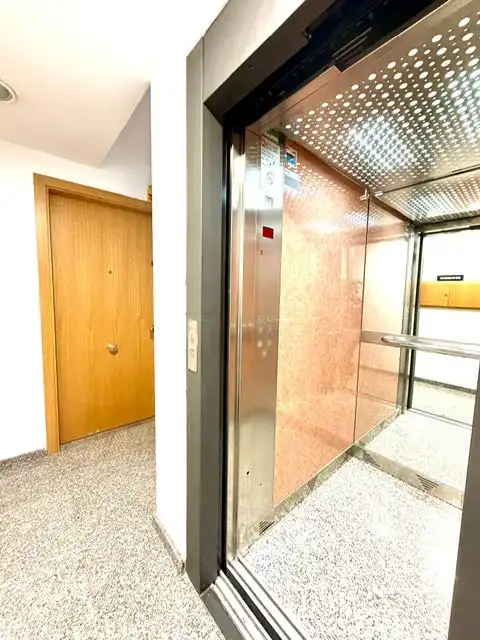 Piso en venta en El Pla del Penedès con Calefacción, Parquet y Terraza