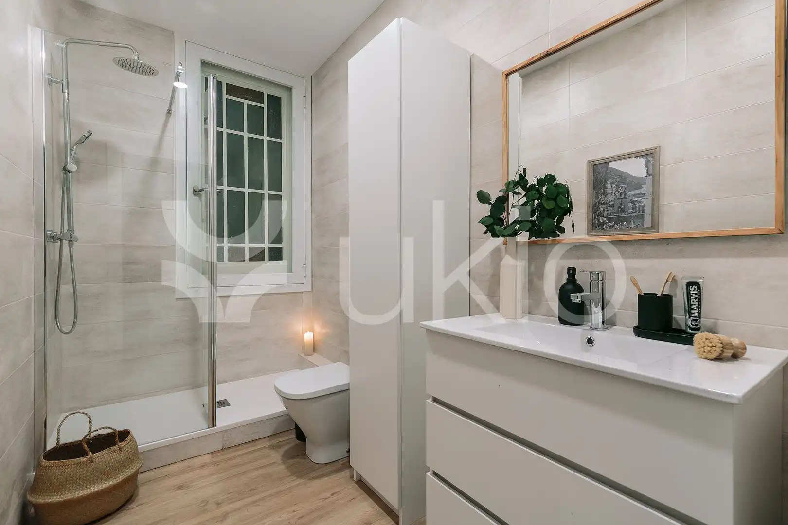 Baño de Estudio de alquiler en Barcelona con Aire acondicionado, Calefacción y Amueblado