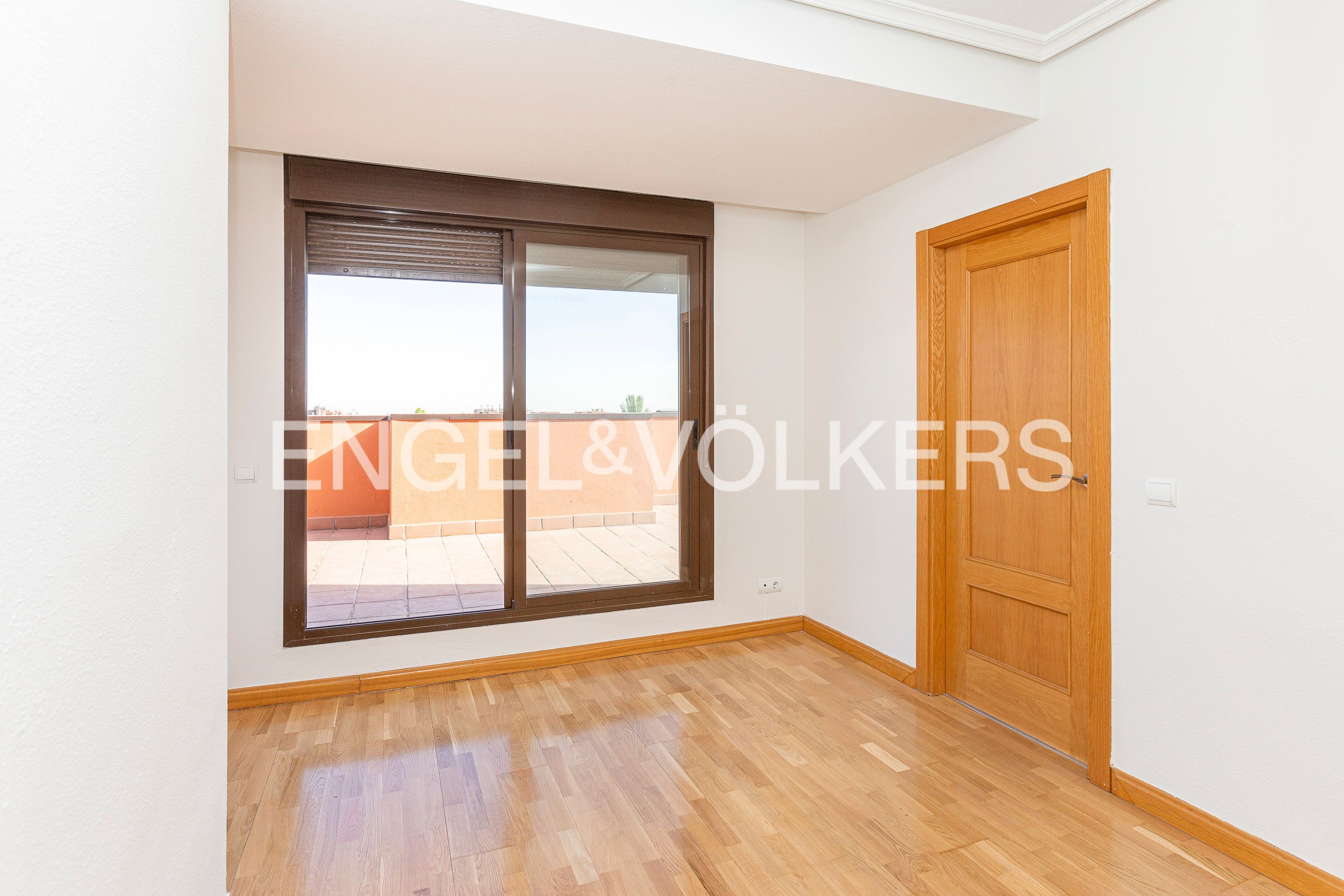 Habitación de Ático de alquiler en  Madrid Capital con Aire acondicionado, Calefacción y Parquet