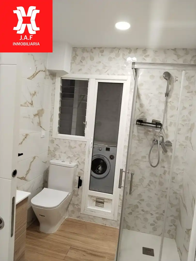 Badezimmer von Wohnung zur Miete in Moncada mit Klimaanlage, Terrasse und Möbliert