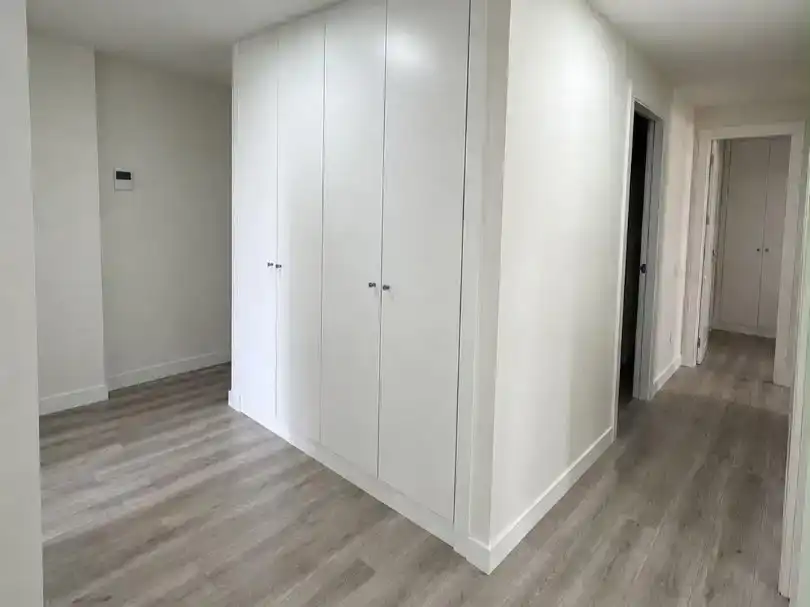Wohnung zur Miete in Dos Hermanas mit Klimaanlage, Terrasse und Balkon