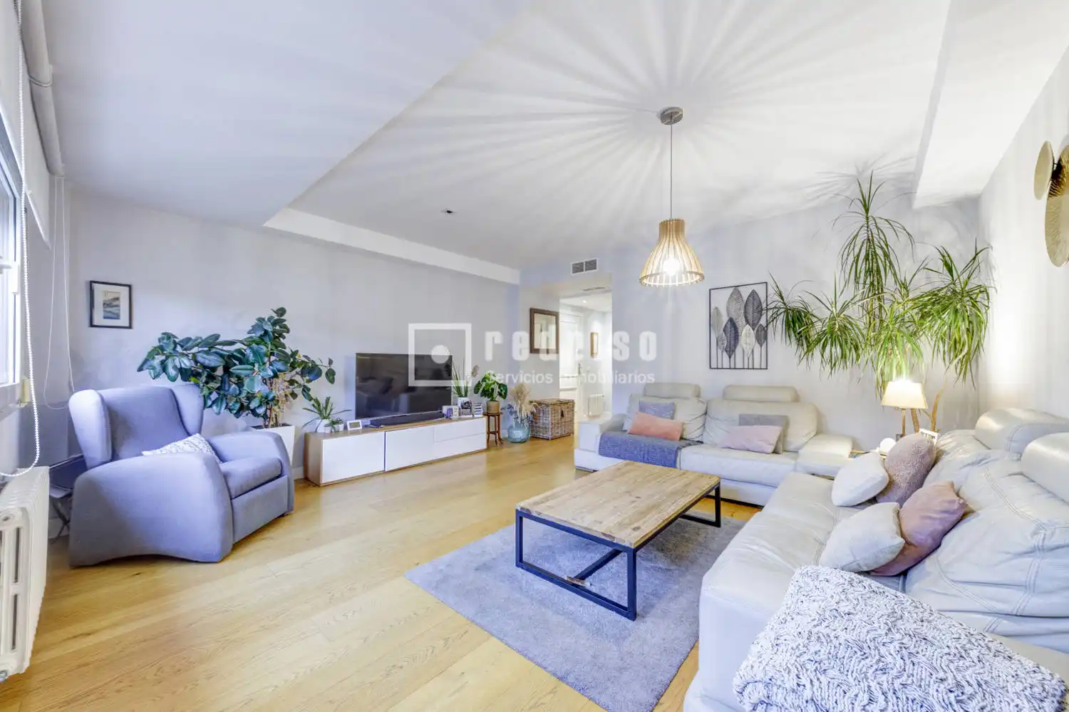 Sala de estar de Ático en venta en Pozuelo de Alarcón con Aire acondicionado, Calefacción y Jardín privado