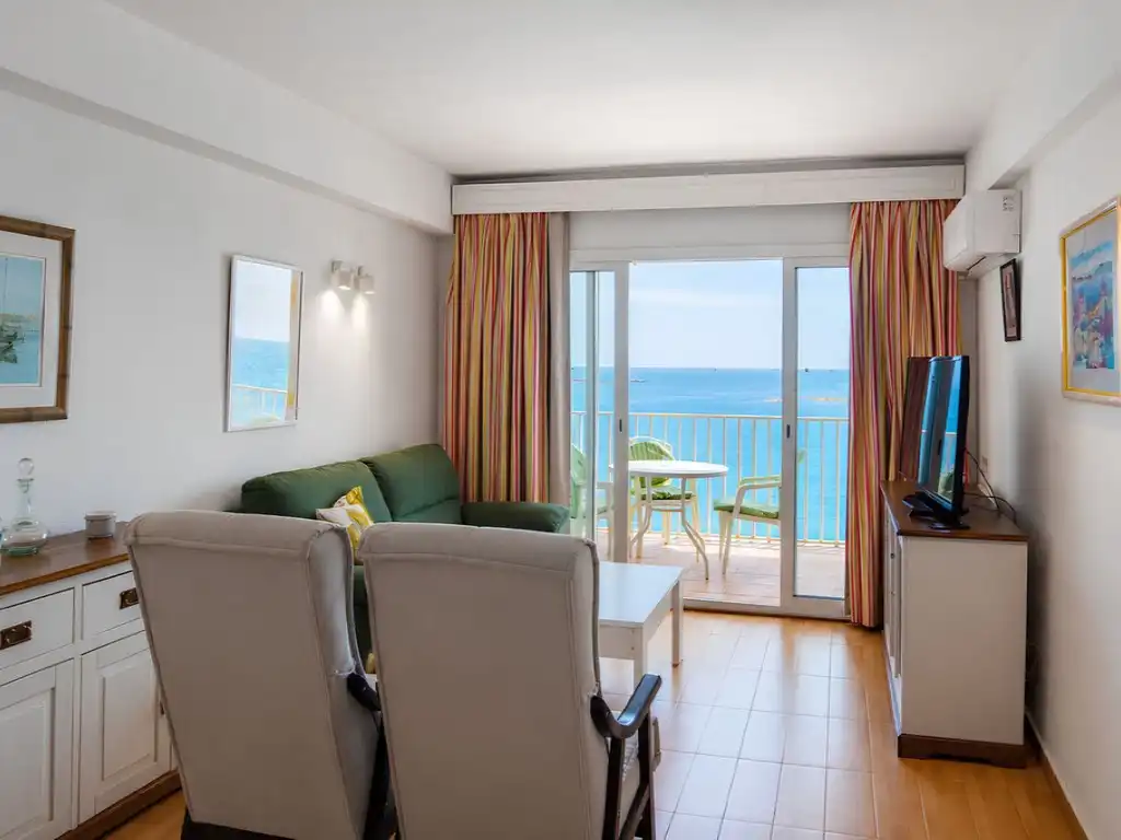 Sala de estar de Piso en venta en Fuengirola con Aire acondicionado, Terraza y Amueblado