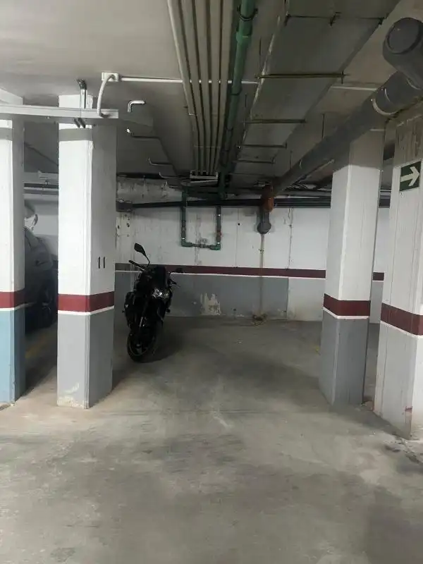 Einzelparkplatz zum Verkauf in Calle Santa Ángela