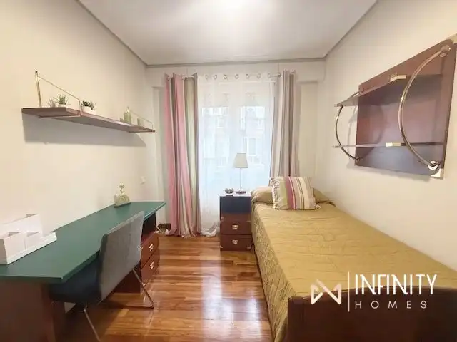 Bedroom of Flat for rent in Getxo   with Heating