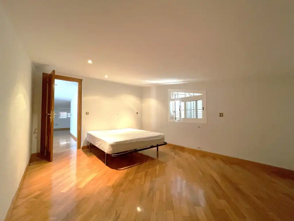 Haus oder Chalet zur Miete in Carrer Vicent Fuentes, Heliópolis