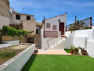Reihenhaus mit Garten zum Verkauf in Calle Rute