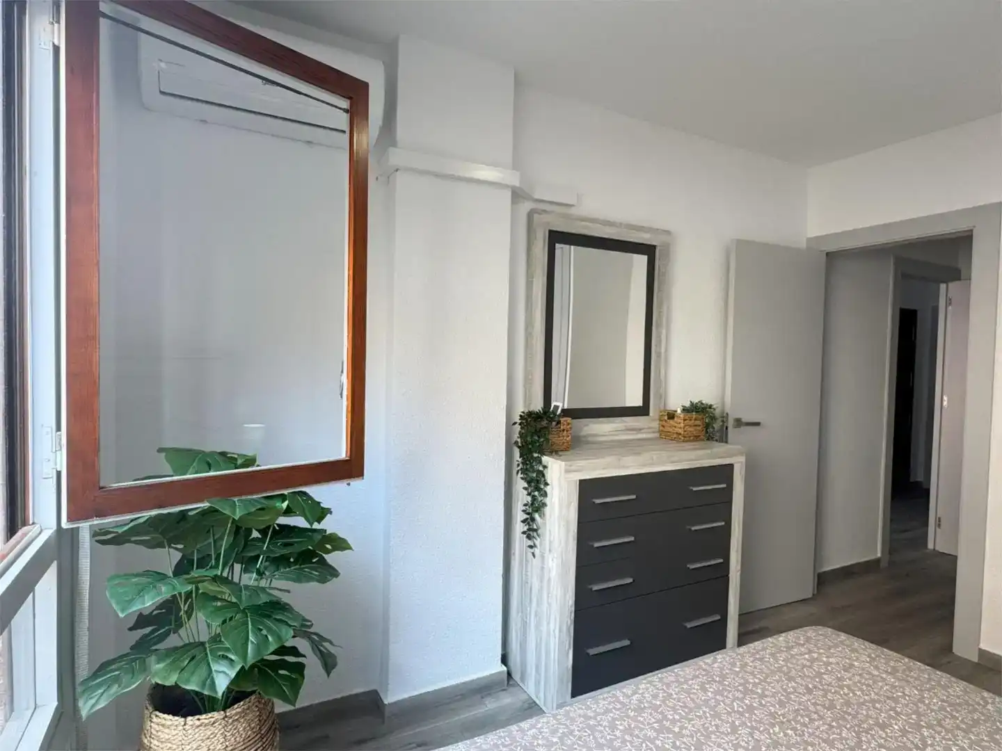 Bedroom of Flat for rent in Torrevieja  with Air Conditioner and Balcony