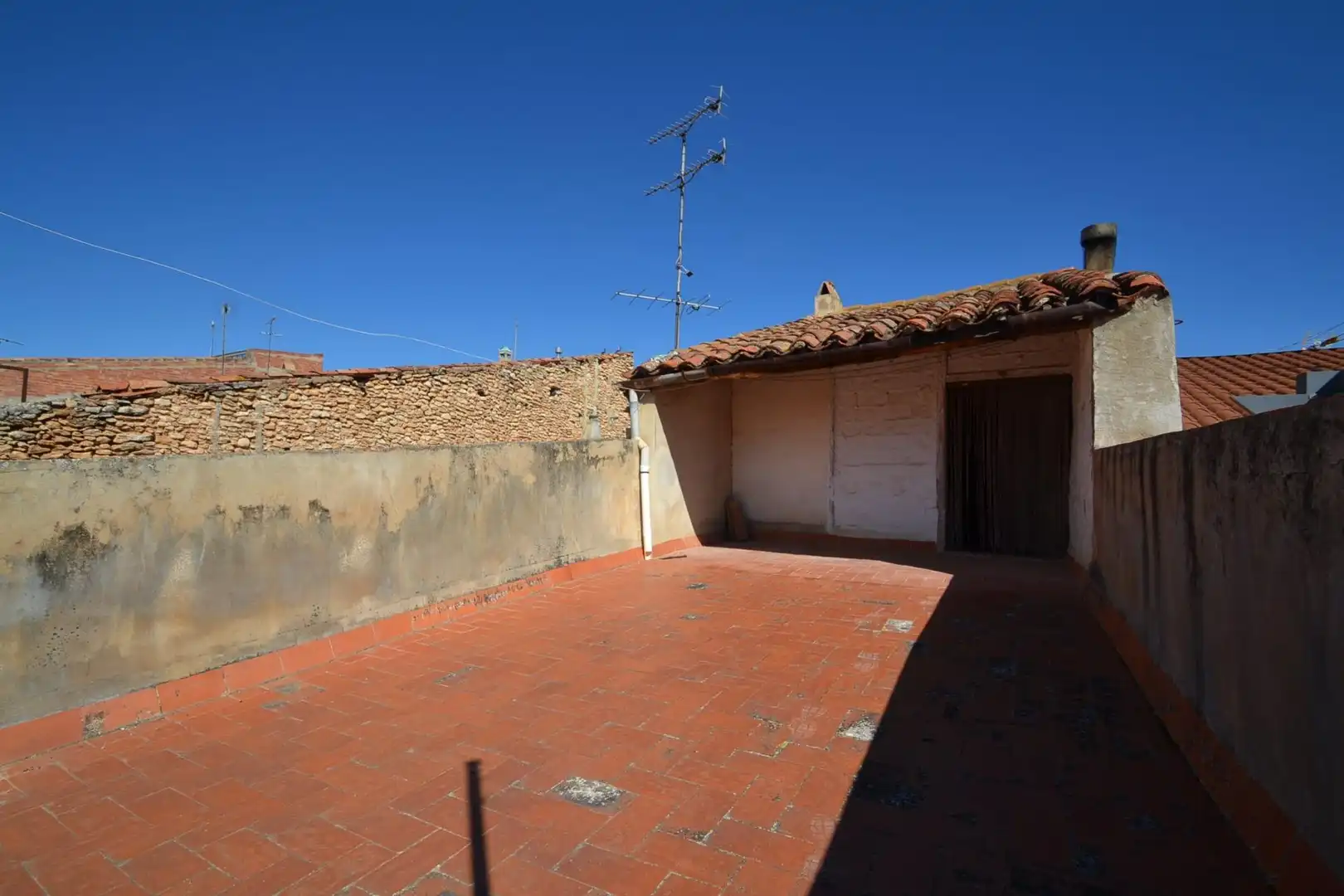 Terrasse von Einfamilien-Reihenhaus zum Verkauf in Ulldecona mit Terrasse, Abstellraum und Balkon