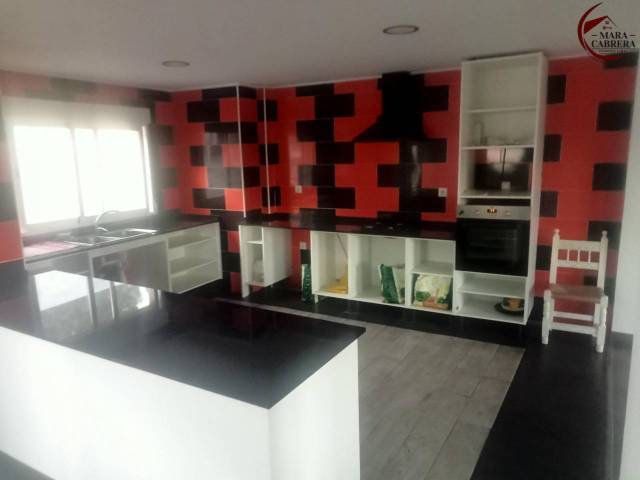 Casa-chalet en Venta en Ador