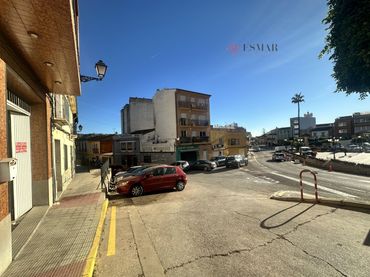 Locale commerciale in affitto a Gilet