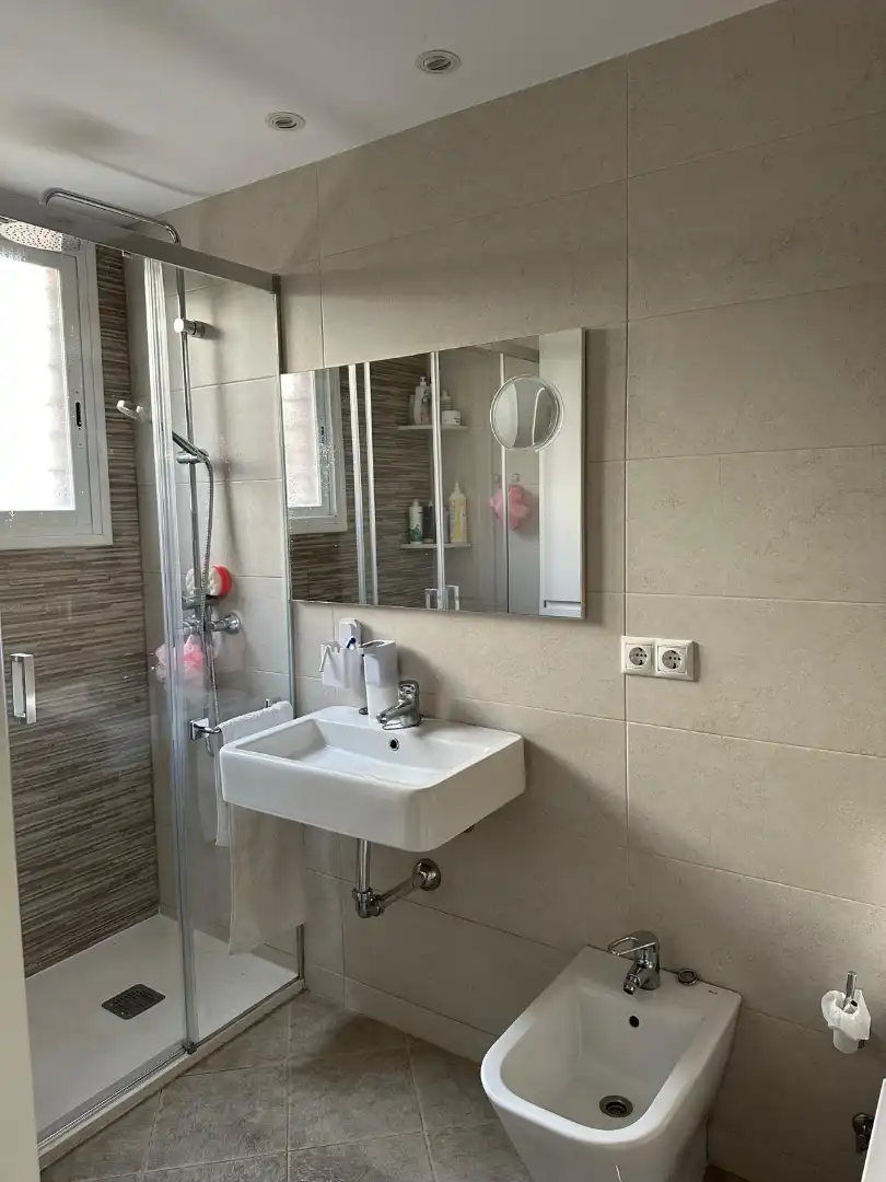 Badezimmer von Wohnung zum Verkauf in Córdoba mit Klimaanlage, Heizung und Privatgarten