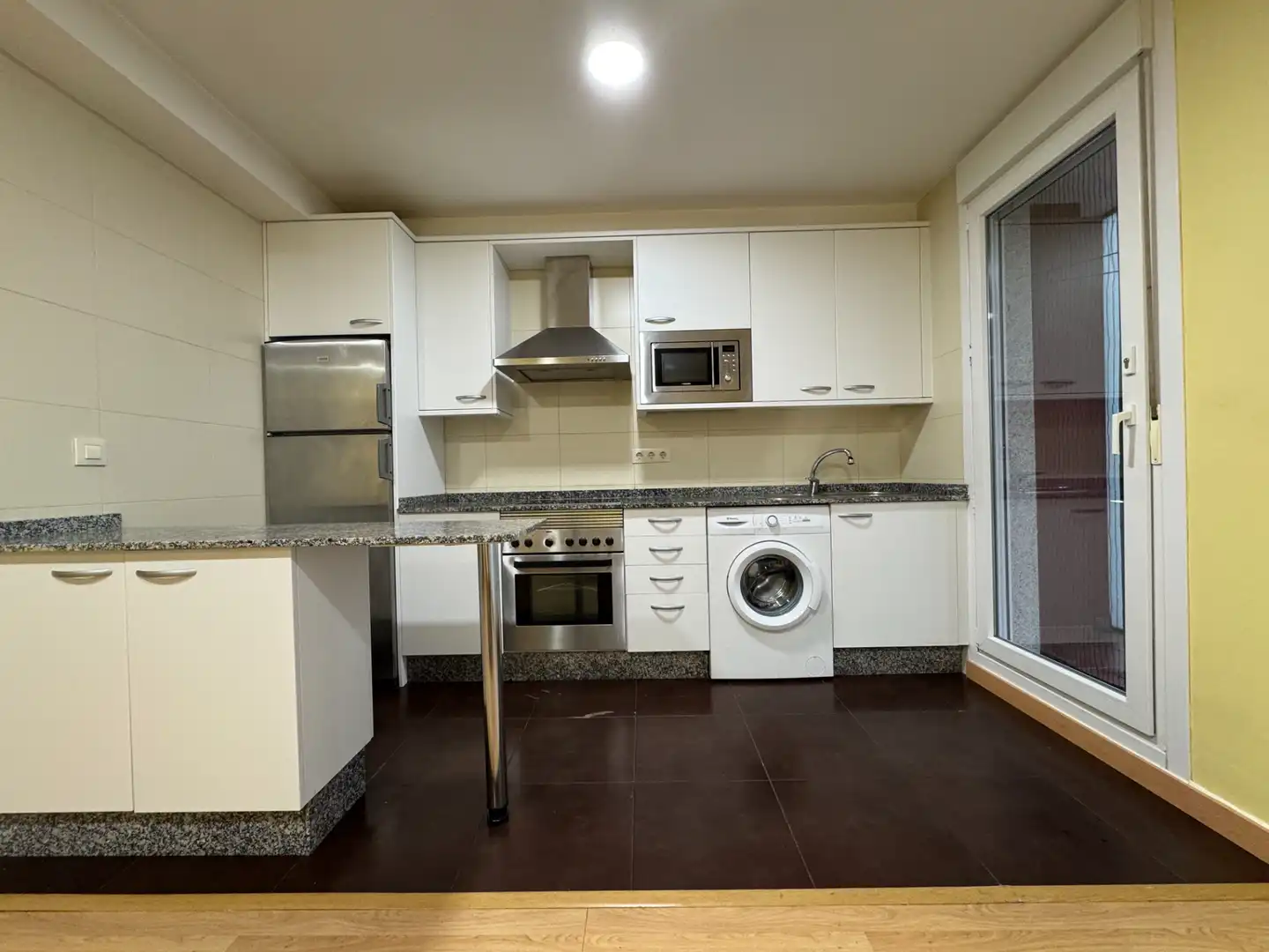 Cocina de Piso de alquiler en Teo con Calefacción, Terraza y Trastero