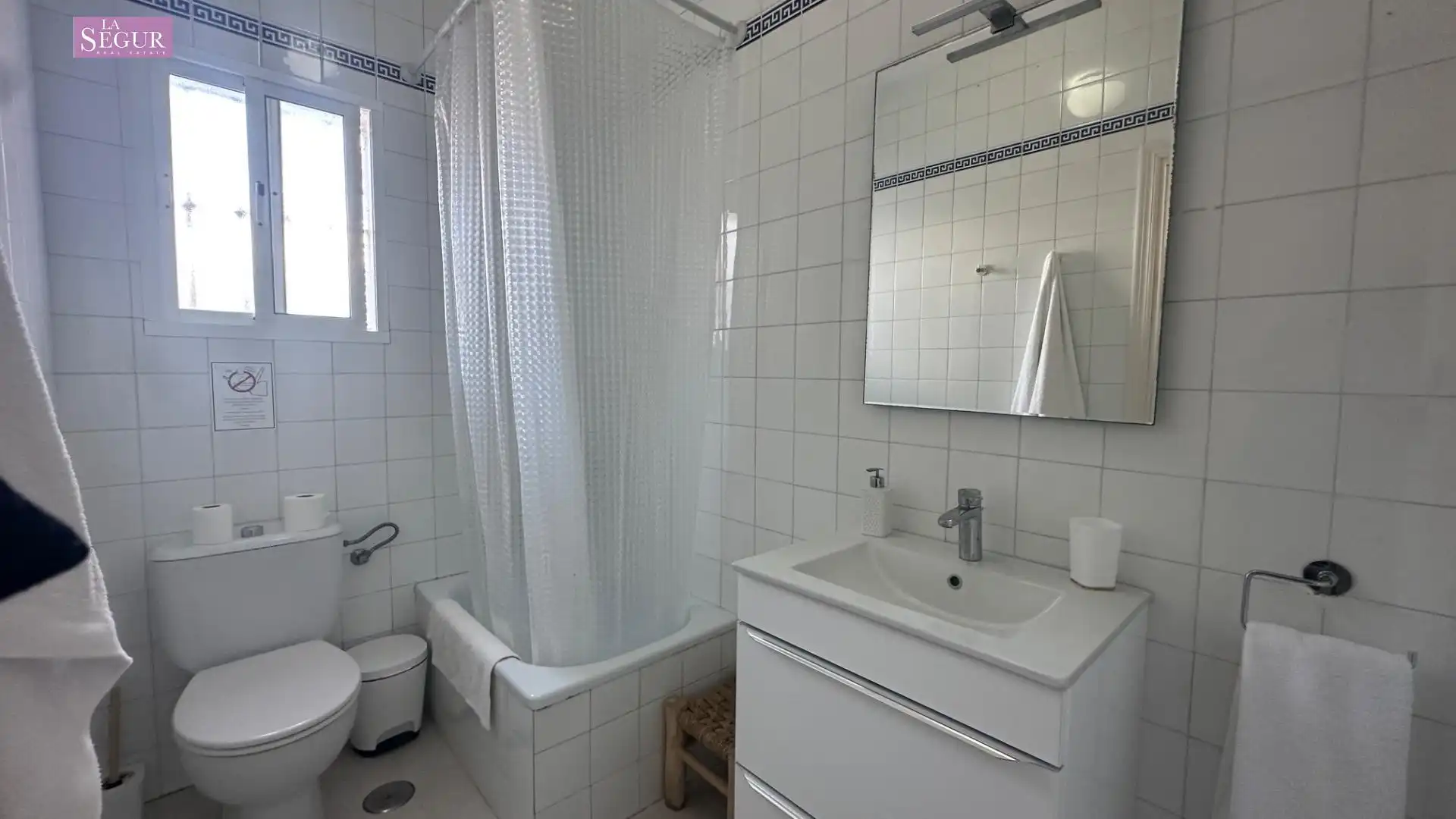 Baño de Finca rústica en venta en Barbate con Aire acondicionado, Jardín privado y Terraza