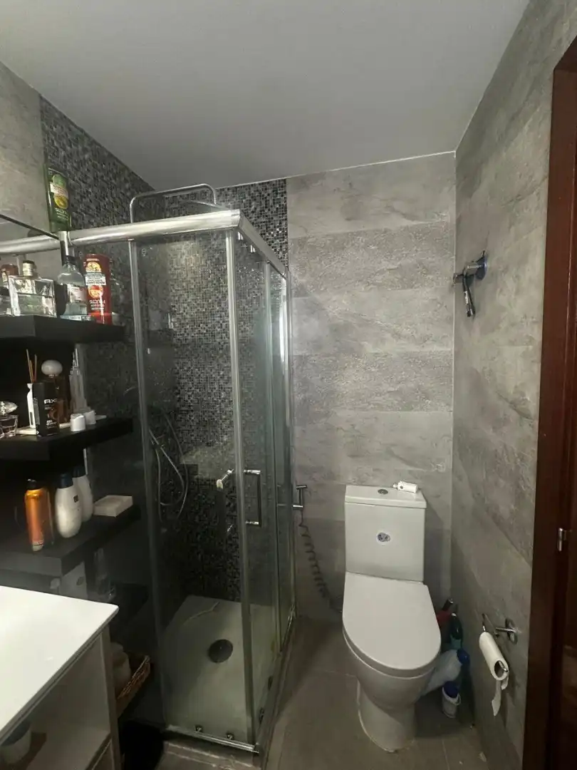 Baño de Casa adosada en venta en Santa Lucía de Tirajana con Amueblado, Microondas y TV