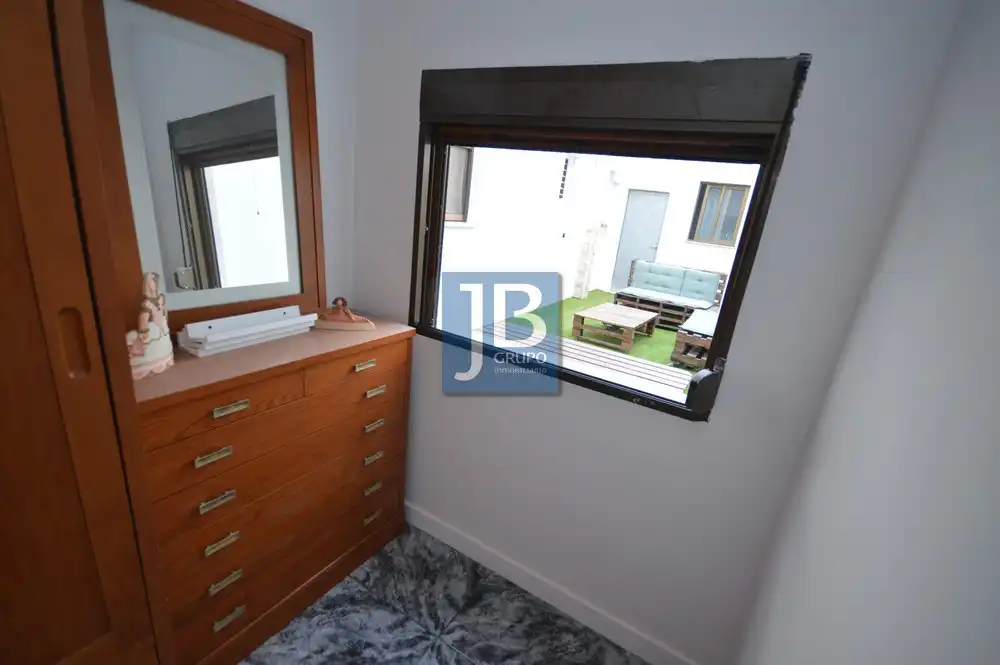 Dormitori de Casa adosada en venda en L'Alcúdia de Crespins amb Terrassa, Moblat i Forn