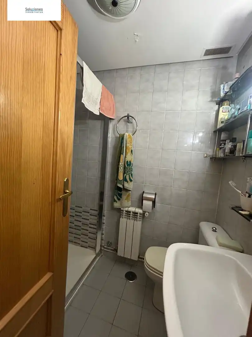 Baño de Piso en venta en Albacete con Calefacción, Trastero y Balcón