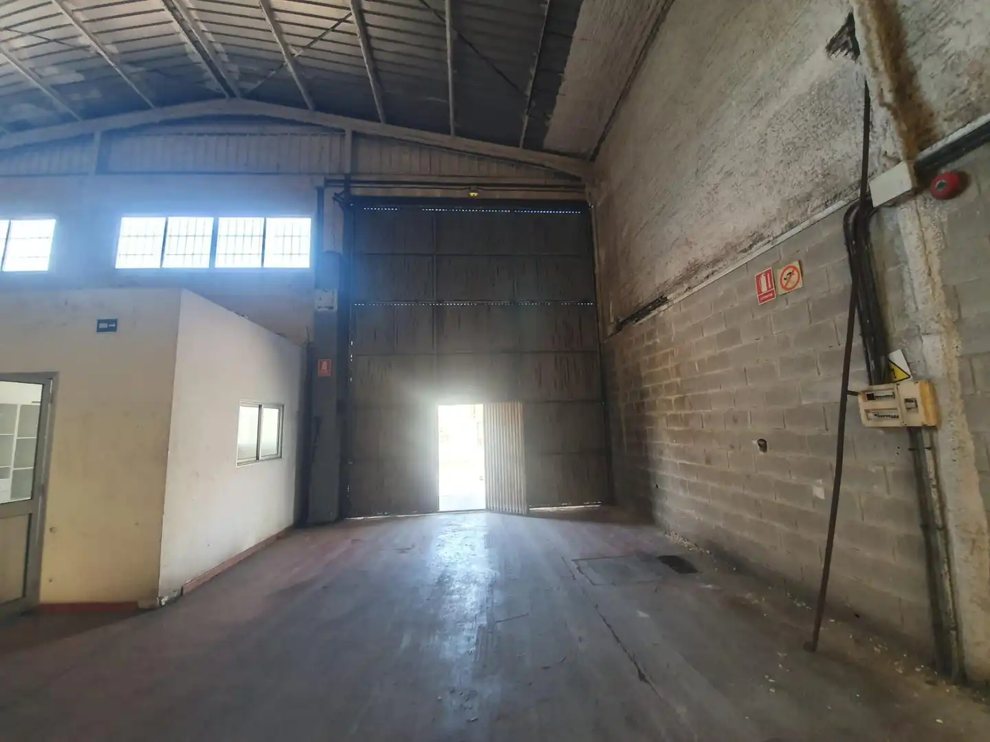 Nau industrial de lloguer en Dos Hermanas
