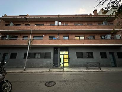 Vista exterior de Pis en venda en Ripollet amb Aire condicionat, Terrassa i Piscina