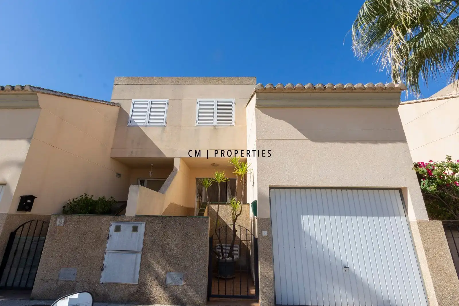 Exterior view of Detached homes for sale in Sagunto / Sagunt  with Air Conditioner, Terrace and Oven