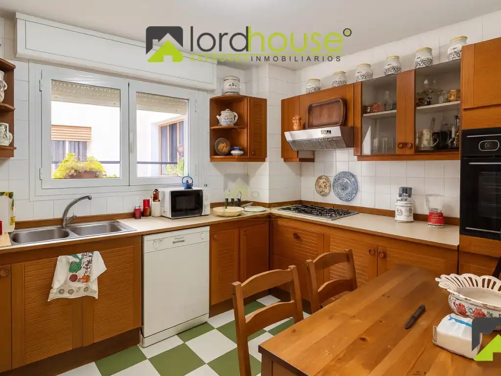 Piso con ascensor en venta en Calle Musso Valiente