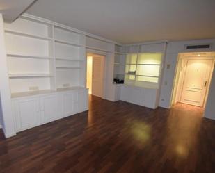 Living room of Flat to rent in  Madrid Capital  with Heating, Private garden and Community pool