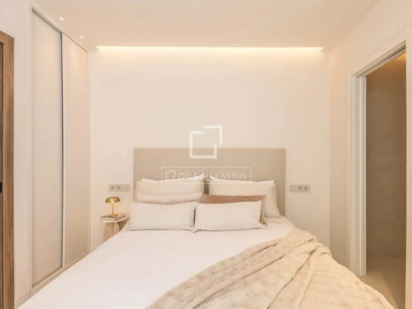 Dormitori de Casa o xalet en venda en Málaga amb Aire condicionat, Jardí privat i Traster